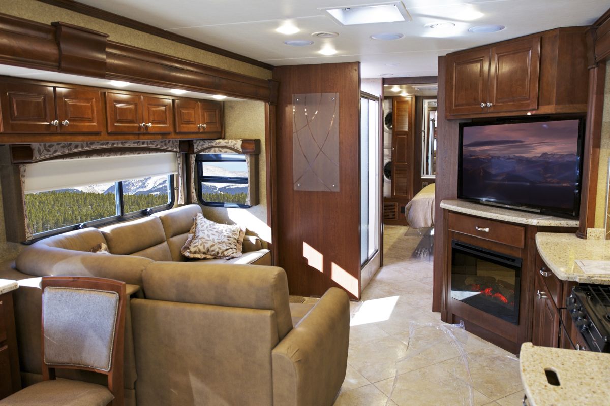 Should I Put A Plasma Or LCD TV In My RV?