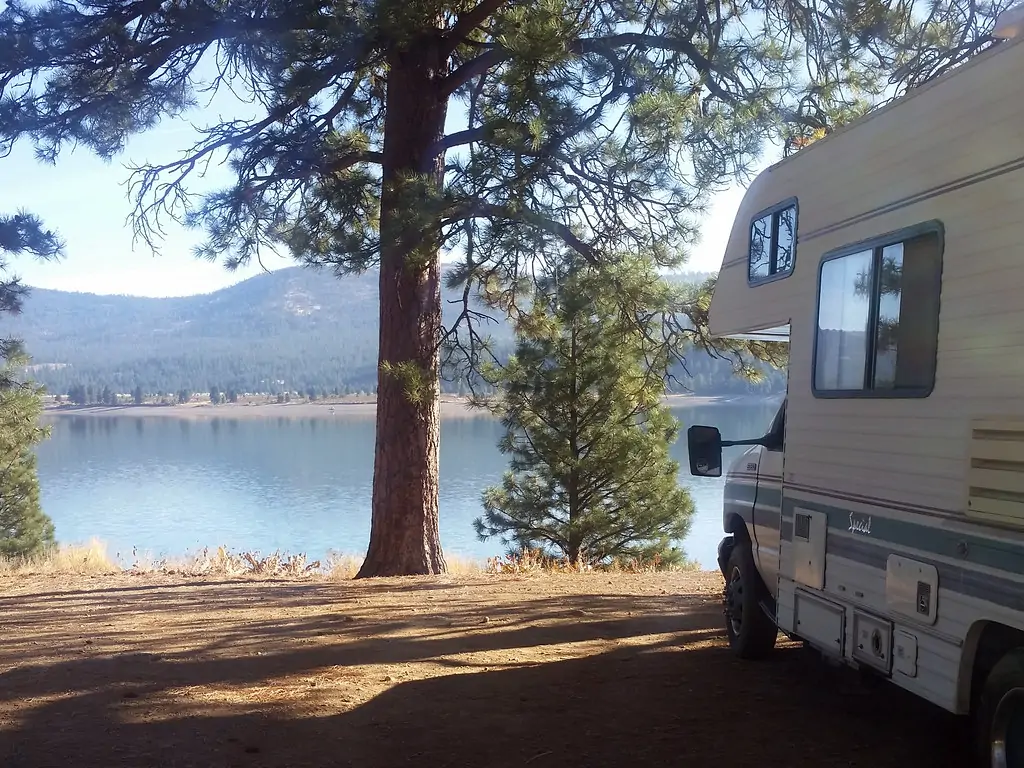Lake RV Camping in California. RV Lifestyle Experts