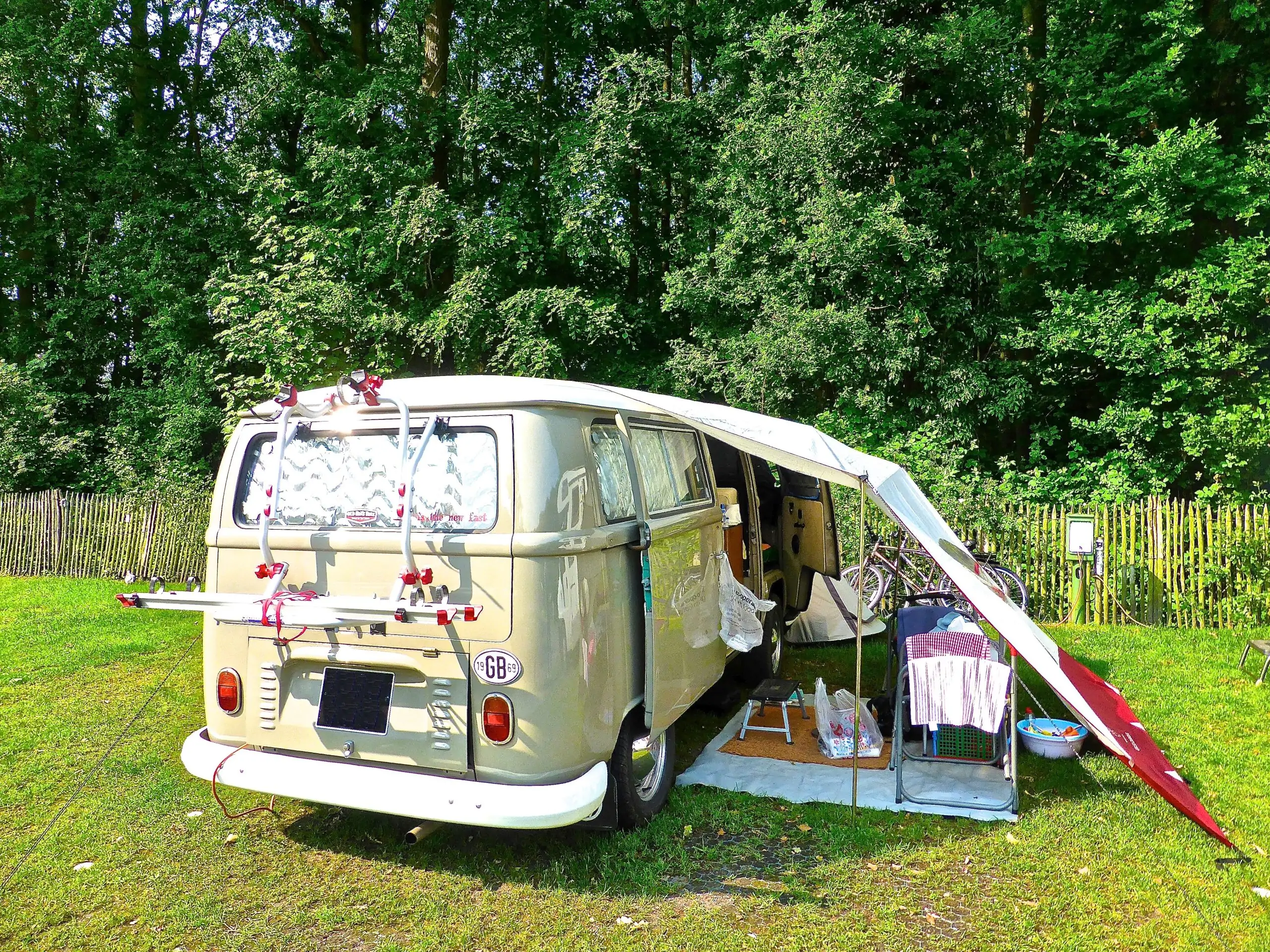 RV Versus Motorhome. RV Lifestyle Experts